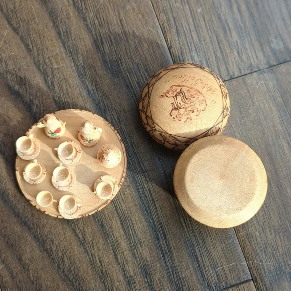 Miniature Tea Set With - Picture 5 of 11